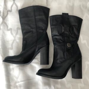 BCBGeneration LEATHER BOOTS NWOT